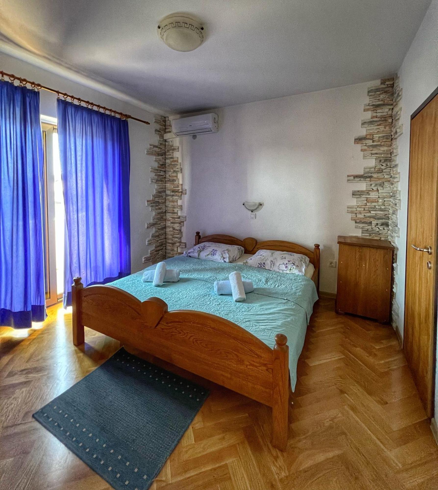 Apartmani Mia Palit Экстерьер фото