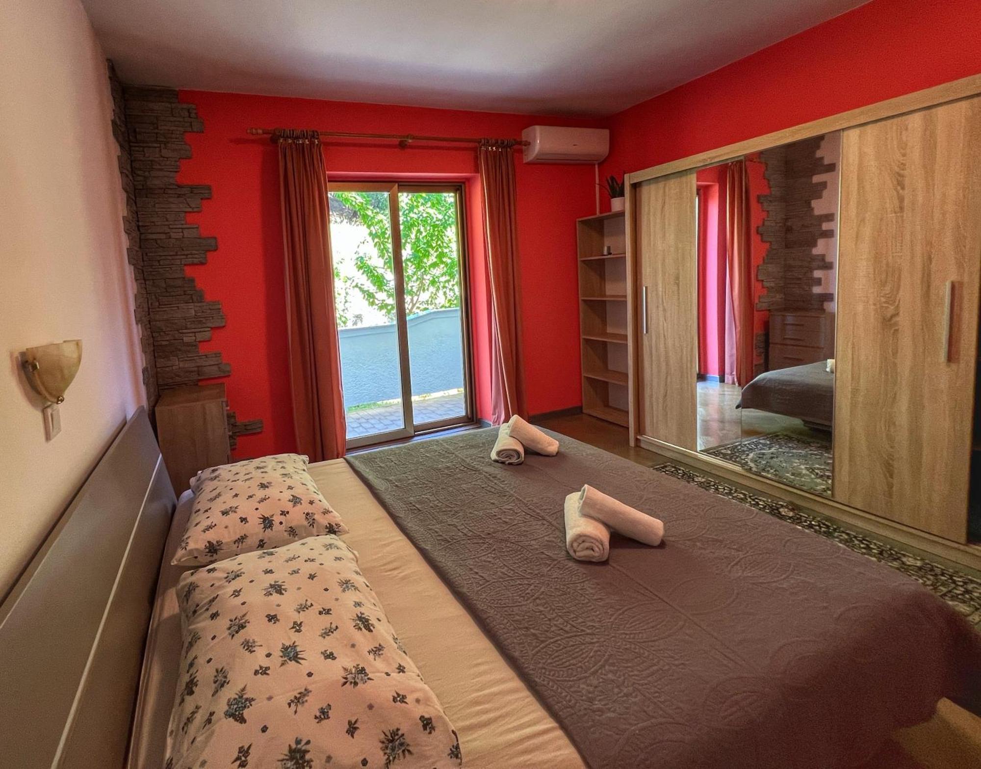 Apartmani Mia Palit Экстерьер фото
