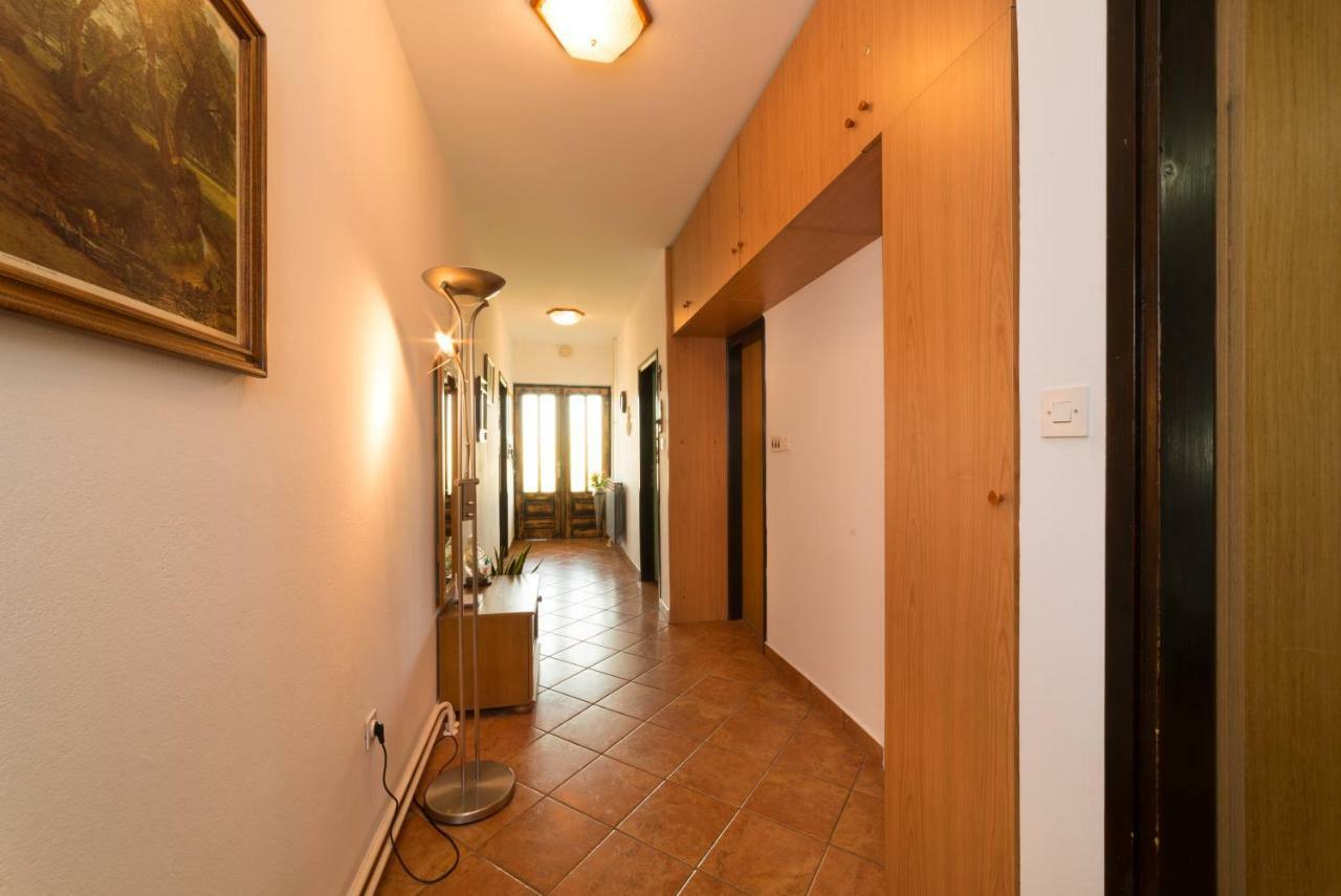 Apartmani Mia Palit Экстерьер фото
